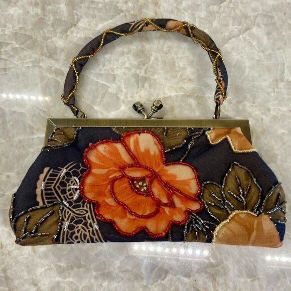 Floral Embroidered Women's Bag - Picture 1 of 12